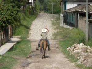 street-in-trinidad_1_1 street-in-trinidad_1_1