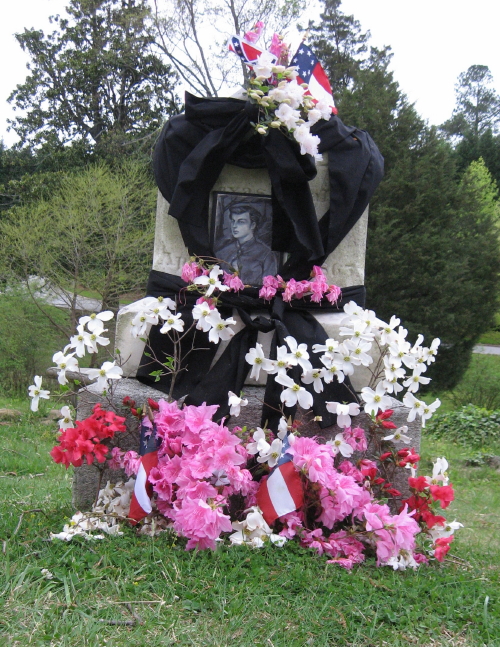 lt-walsh-decorations-09_1_1 Lt Walsh decoration April 13, 2009